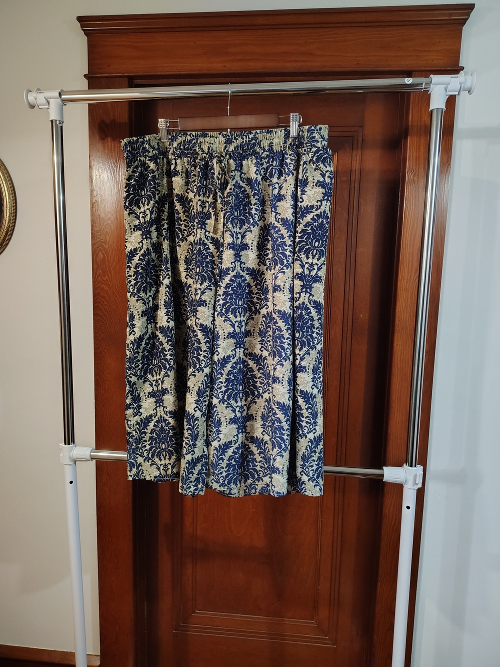 SHEIN Blue and Cream Damask Wide Leg Capri